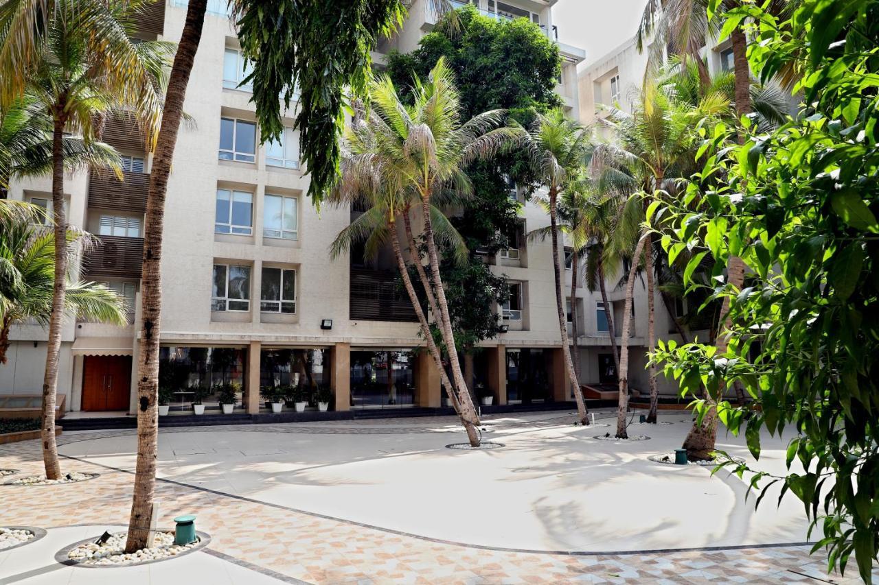 Quality Inn Patria Suites, Rajkot Exterior foto